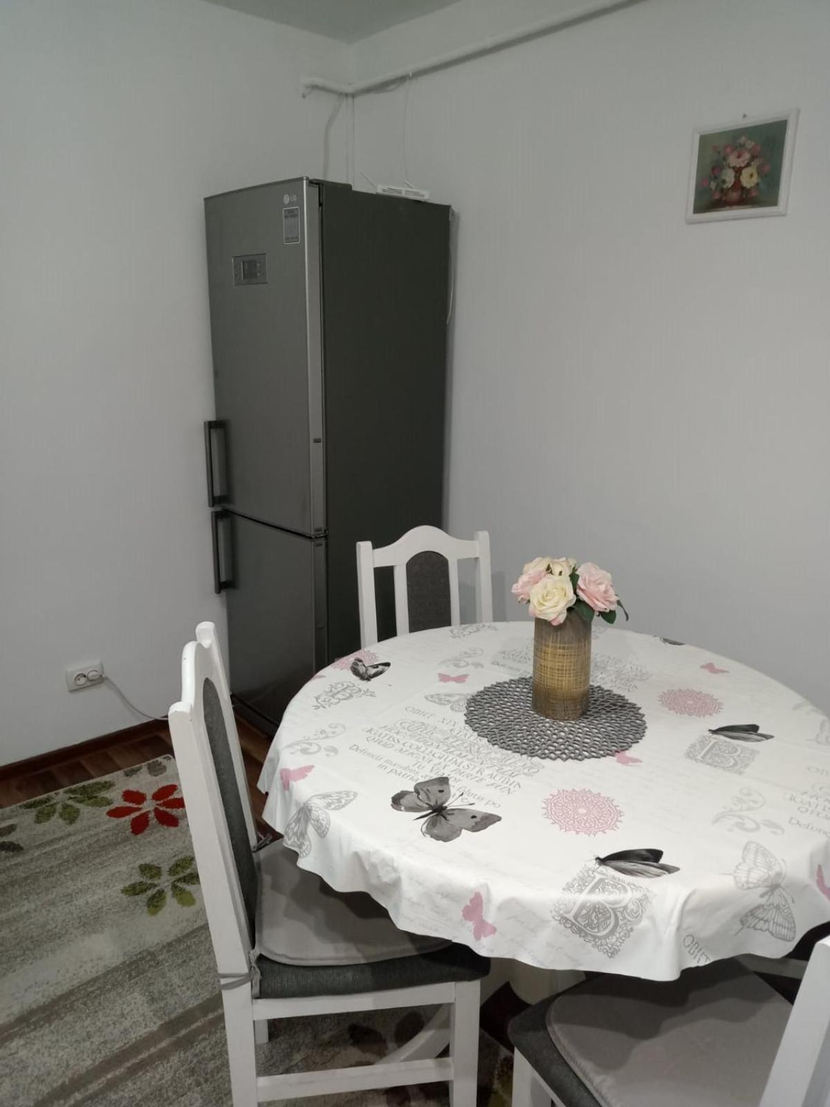 Penti Apartament Suceava Exterior foto
