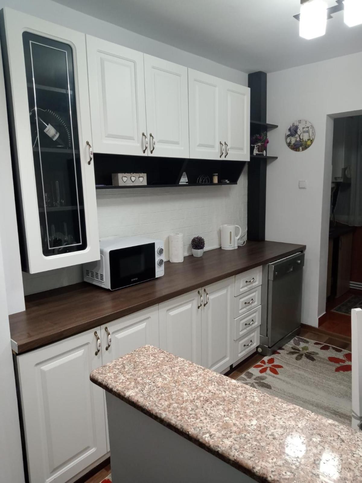 Penti Apartament Suceava Exterior foto